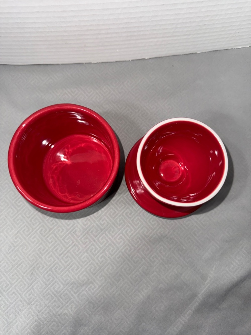 L Tremain Rouge Antique Collection Butter Keeper Crock Embossed Vines & Leaves - Picture 6 of 12